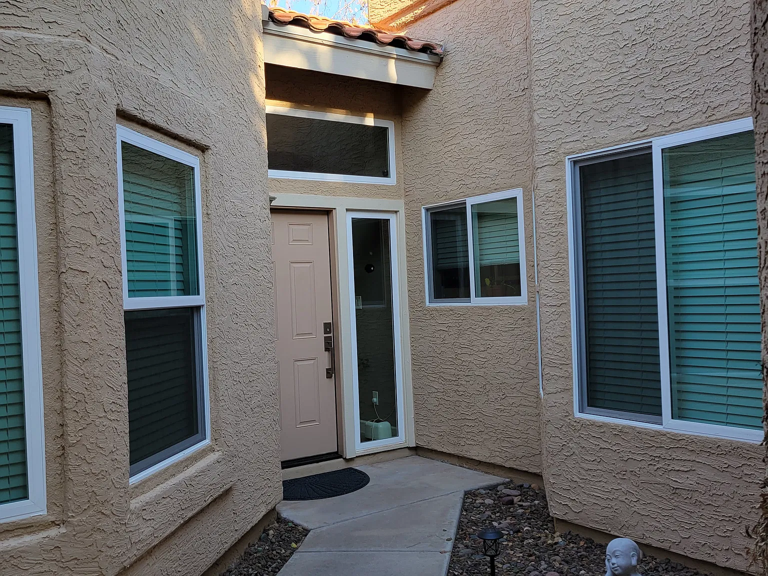 2 bed, 1073 sqft, $2,000 — Photo 2