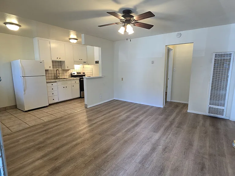 2301 I St #4 — Photo 6