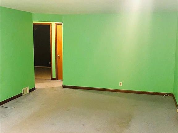 3rd image of 45 Pickford Ave