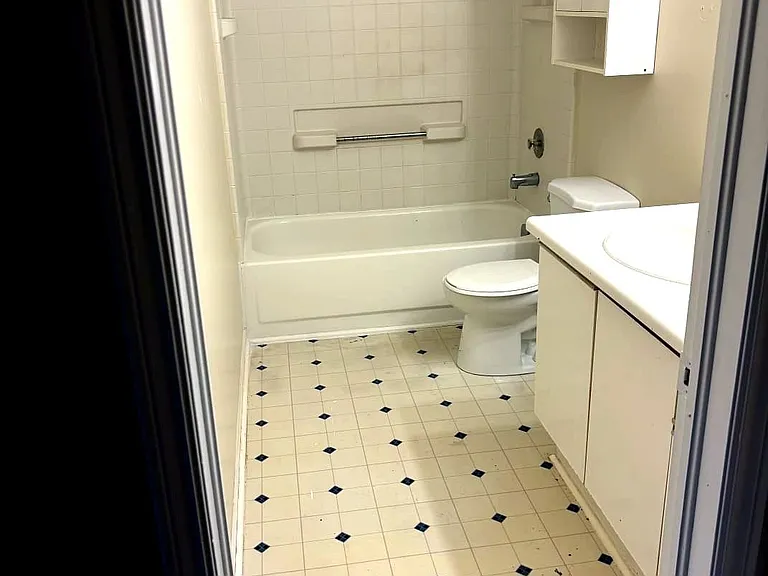 511 Admiral Dr W #65 — Photo 8