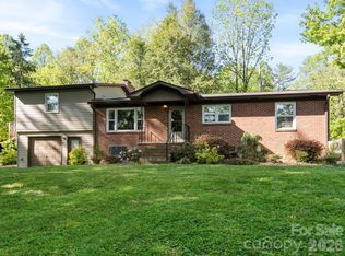 97 Columbia Cir, Hendersonville, NC 28792
