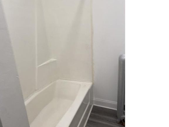 2nd image of 5302 S King Dr #3