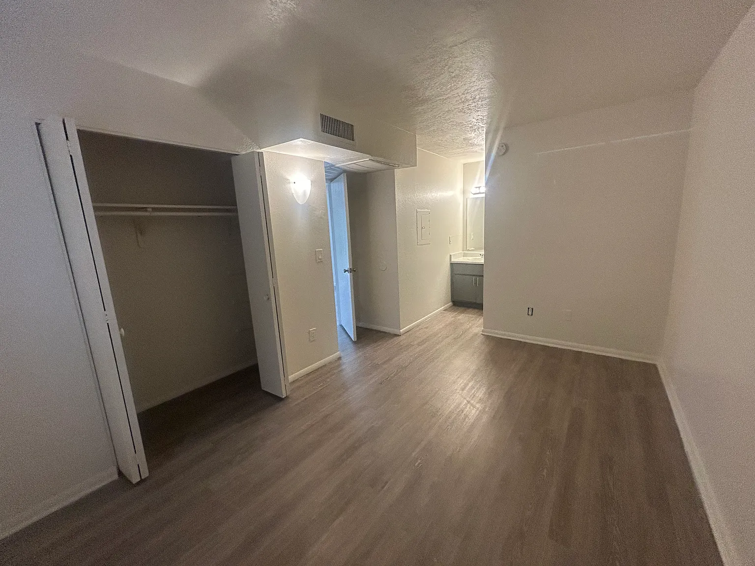 The Grove Apartments — Photo 2