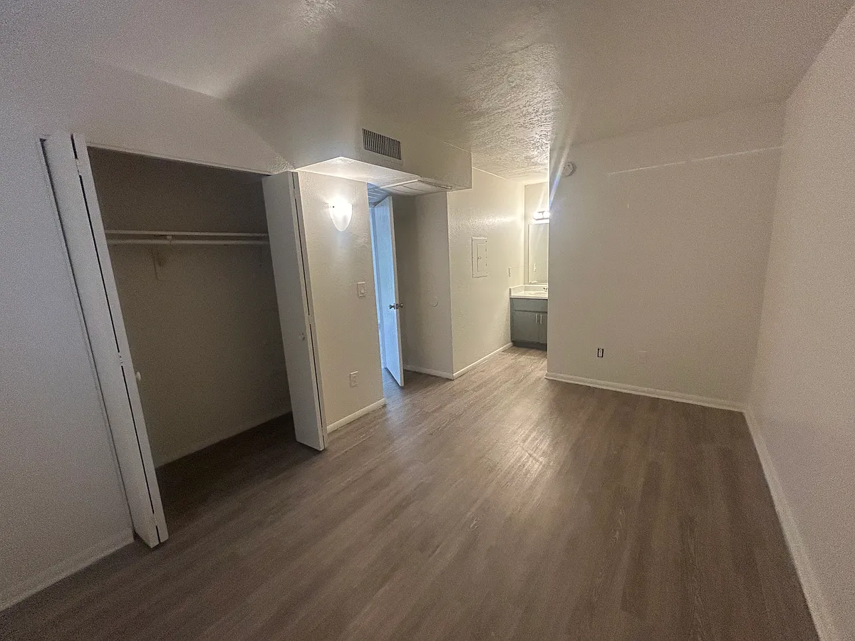 Building Photo - The Grove Apartments