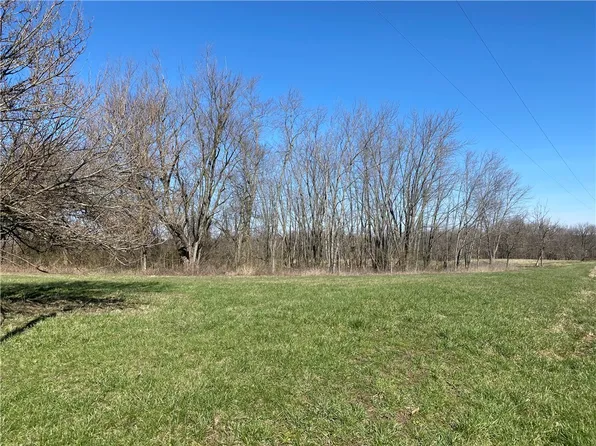 Hutton Rd, Charleston, IL 61920
