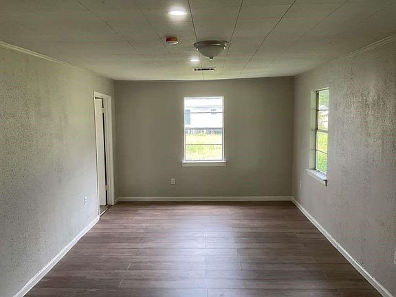 4th image of 122 S Circle Dr