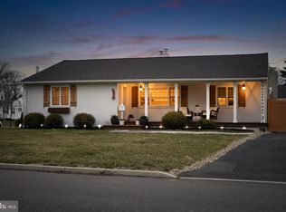 55 Aberfoyle Dr, Hamilton, NJ 08690