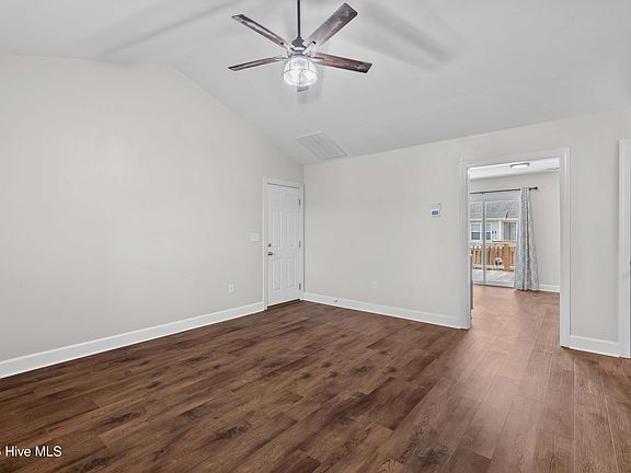 4th image of 304 Pine Ridge Lane