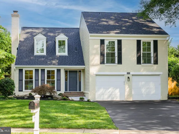 500A Woodland Ct NW, Vienna, VA 22180