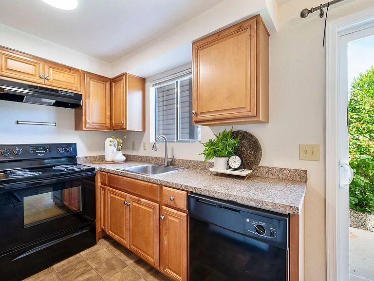 2550 S Gourley Pl — Photo 6