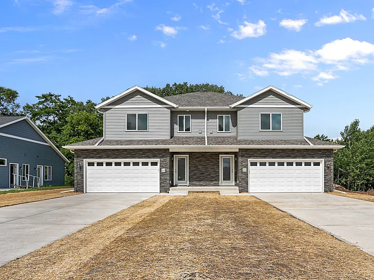 Chalet Dr — Photo 10