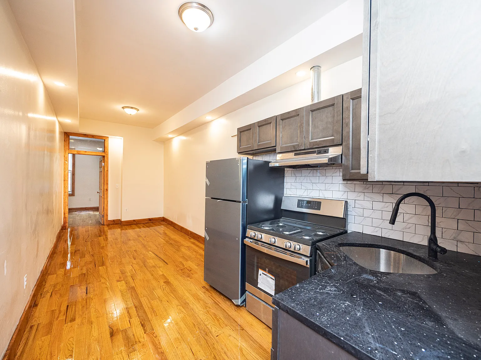 1412 De Kalb Avenue — Photo 2