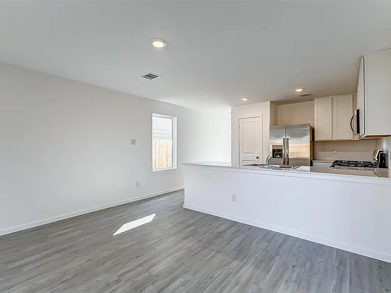 21438 Carosella Dr — Photo 9