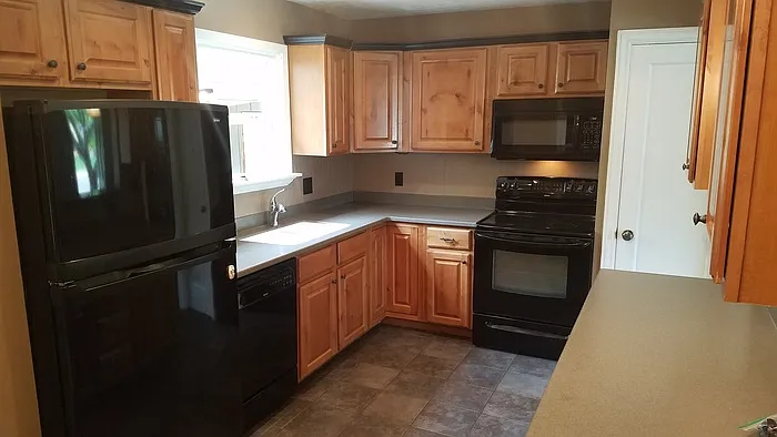 3 bed, 2.0 bath, 978 sqft, $1,500 — Photo 3