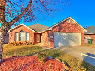 21911 Homesteaders Rd, Edmond, OK 73012
