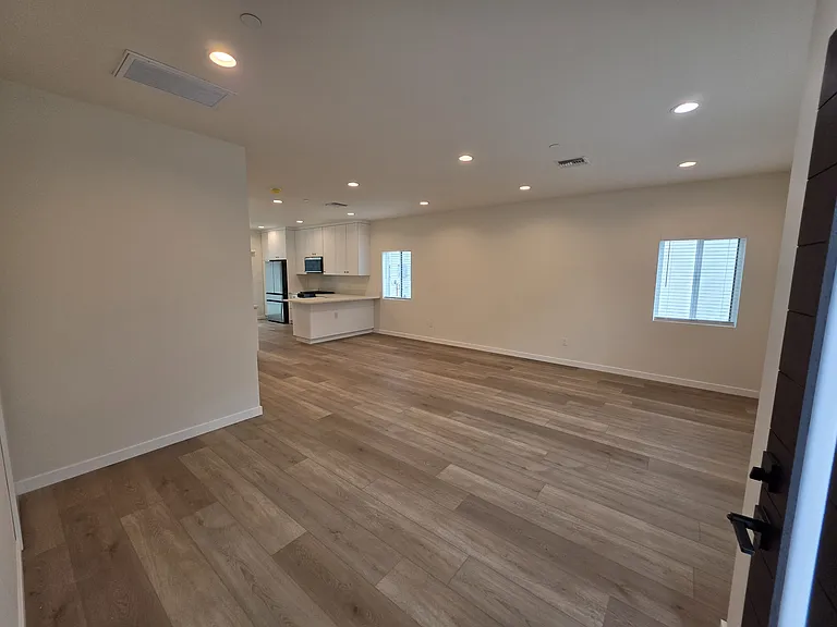 6746 Ben Ave — Photo 5