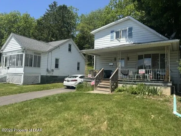 69 W Mount Airy Rd, Shavertown, PA 18708