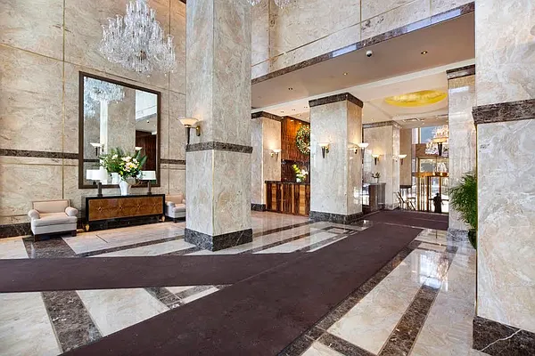 Sold by Compass | media 9