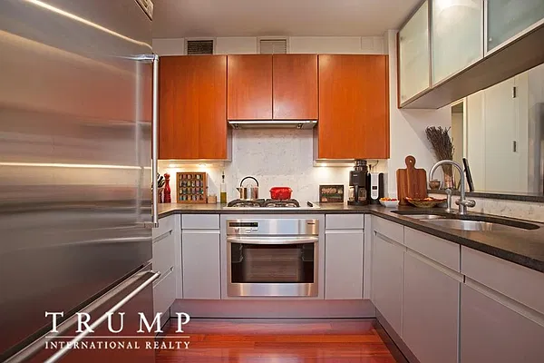 Sold by Trump International Realty | media 3