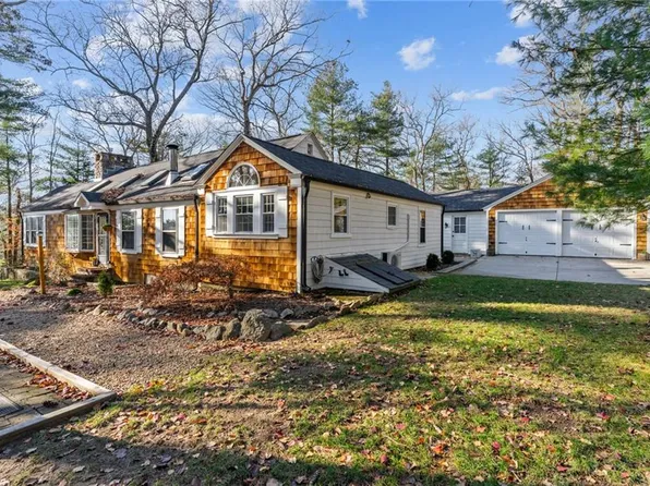 185 Stillwater Rd, Smithfield, RI 02917