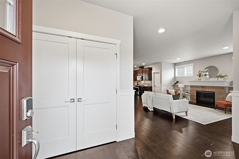 2nd image of 1098 NE Sockeye Court