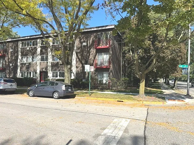 2 bed, 1.5 bath, 1300 sqft, $2,275 — Photo 3