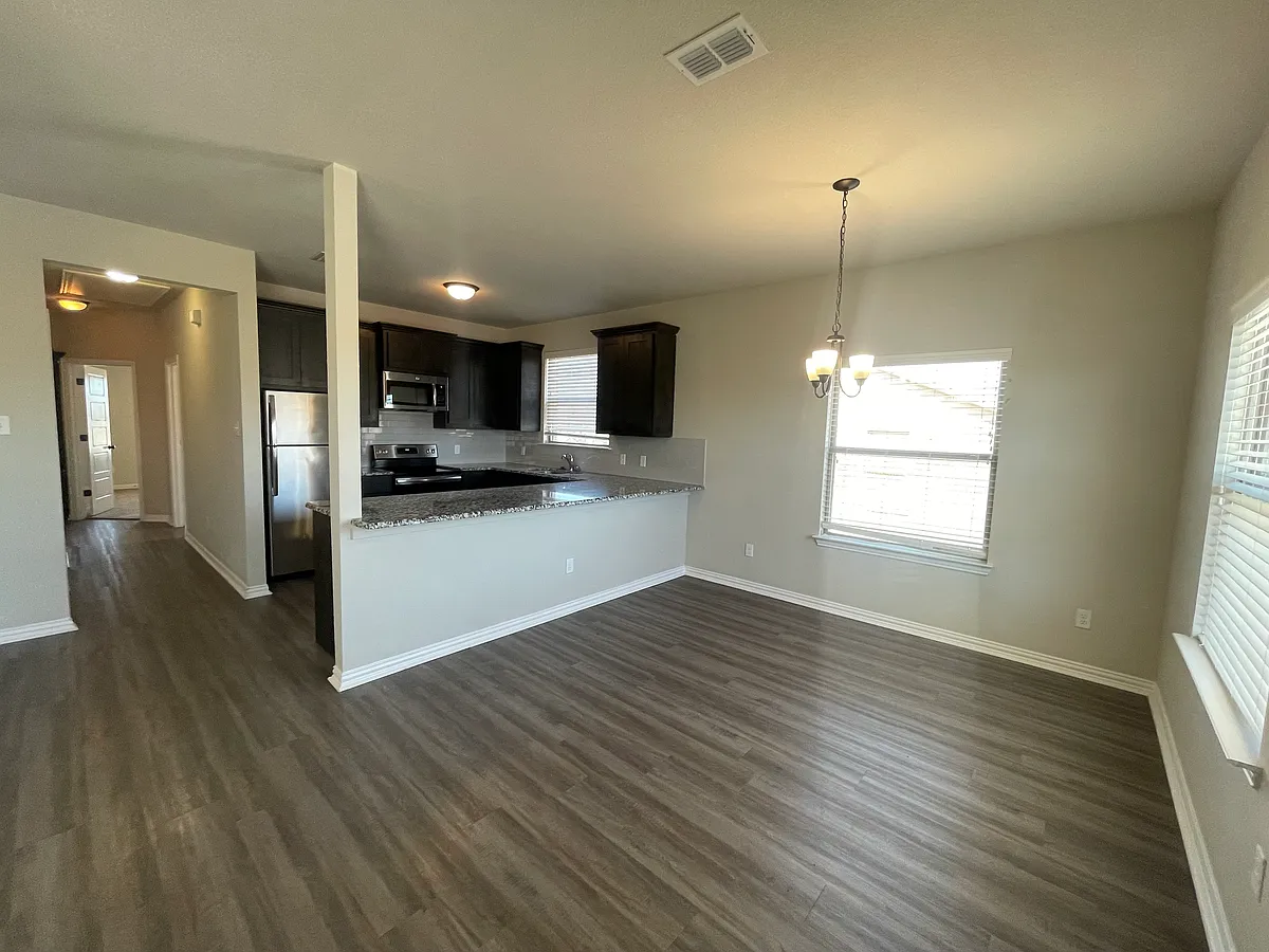 Building Photo - 127 Bennett Hills Dr #4