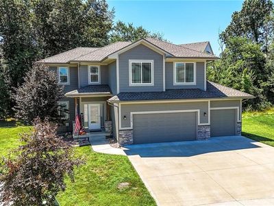1016 SE Forest Ridge Ct, Blue Springs, MO, 64014