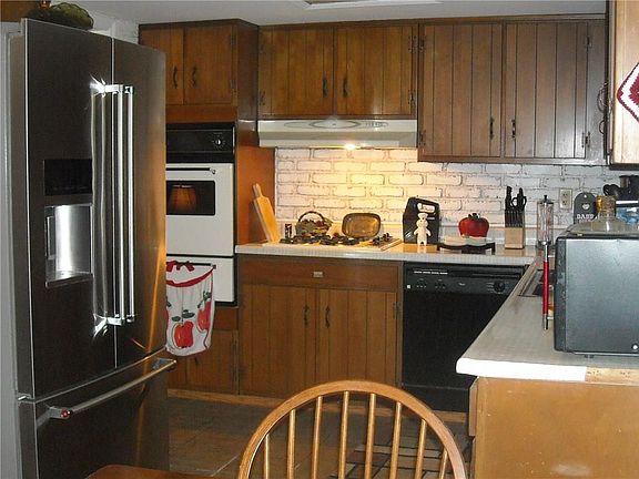 5th image of 1411 N County Road 1050 E