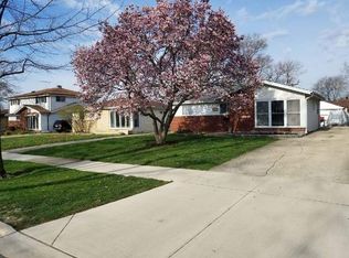 908 N Neva Ave, Addison, IL 60101