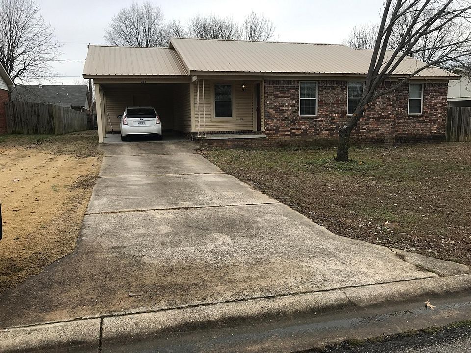 1st image of 203 Joy Dr #203