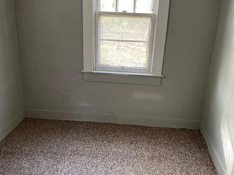 647 S Jackson St — Photo 14