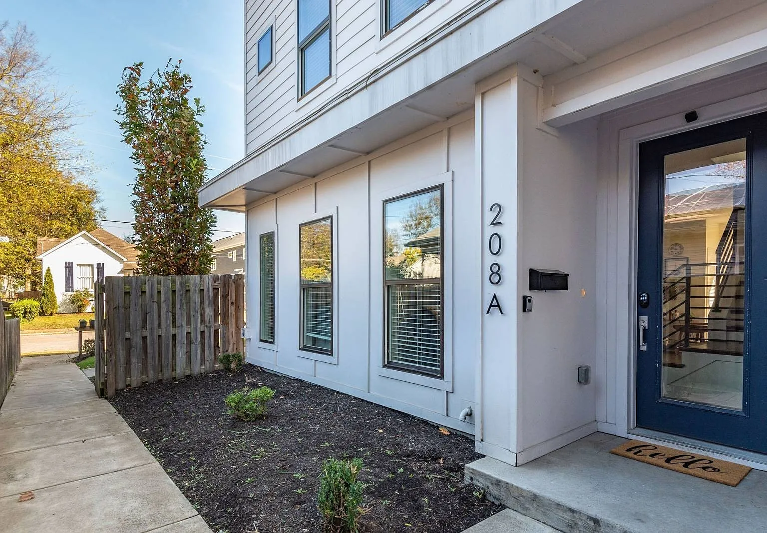 3 bed, 3.5 bath, 1940 sqft, $3,300 — Photo 1