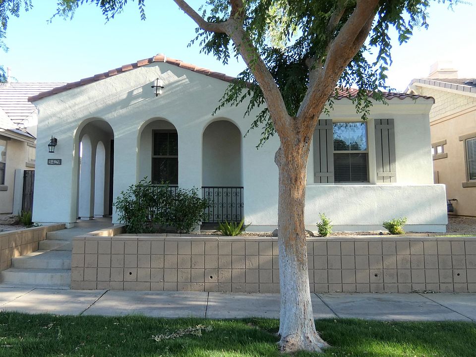 Adorable home!