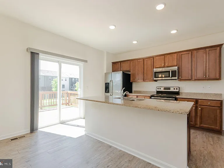 172 Drexel Ct — Photo 19