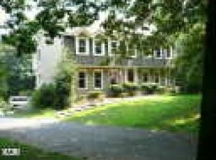 5 High Fields Dr, Danbury, CT 06811
