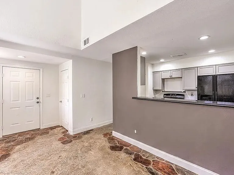 1425 Bow Creek Ct — Photo 26