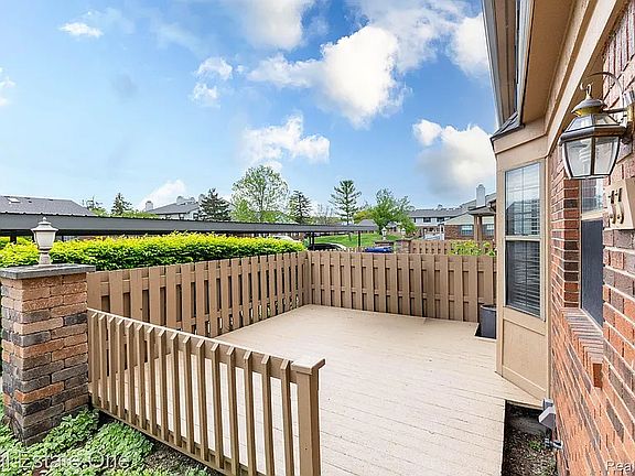 3rd image of 1891 Vine Way Dr APT 33