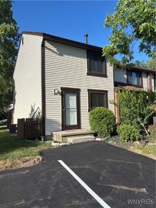 1056 Charlesgate Cir, East Amherst, NY, 14051