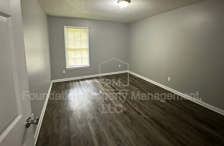 7089 Cobblestone Dr — Photo 16