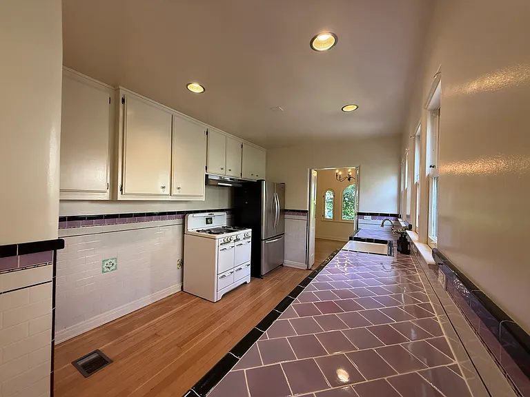 1532 N Columbus Ave — Photo 5