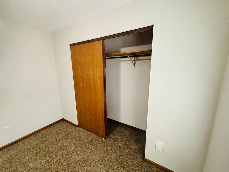 Shadow Ridge Apartments — Photo 39