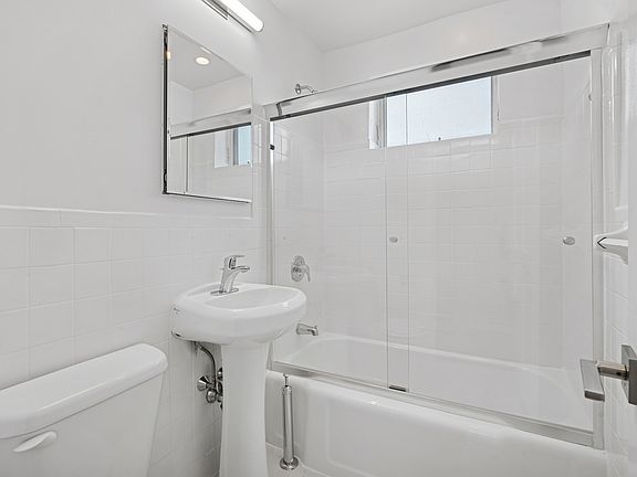 4th image of 20-26 Seagirt Blvd #2D
