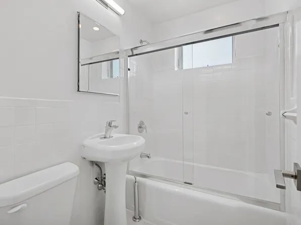 20-26 Seagirt Boulevard image 4 of 17