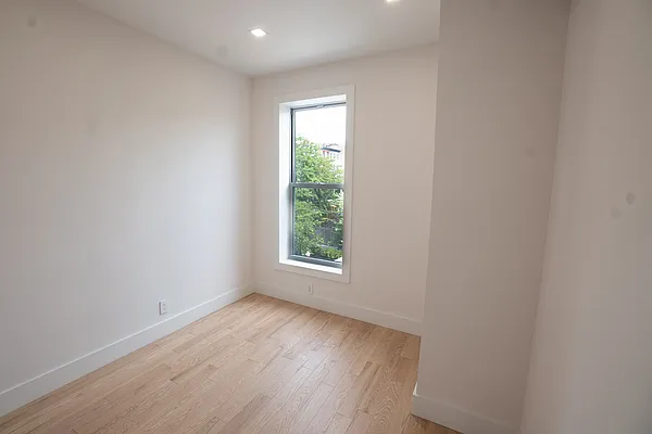 Rented by Silver Line Realty Group NY LLC | media 15