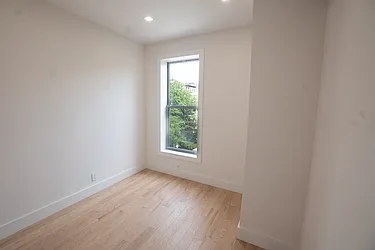 Rented by Silver Line Realty Group NY LLC