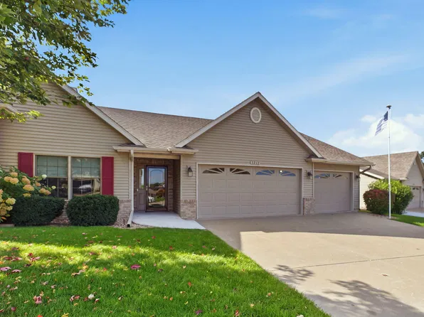 3212 Majestic Dr, Muscatine, IA 52761