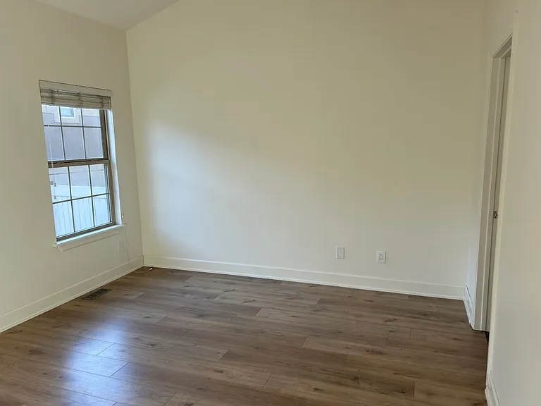 607 E Wyngate Pointe Ln — Photo 11