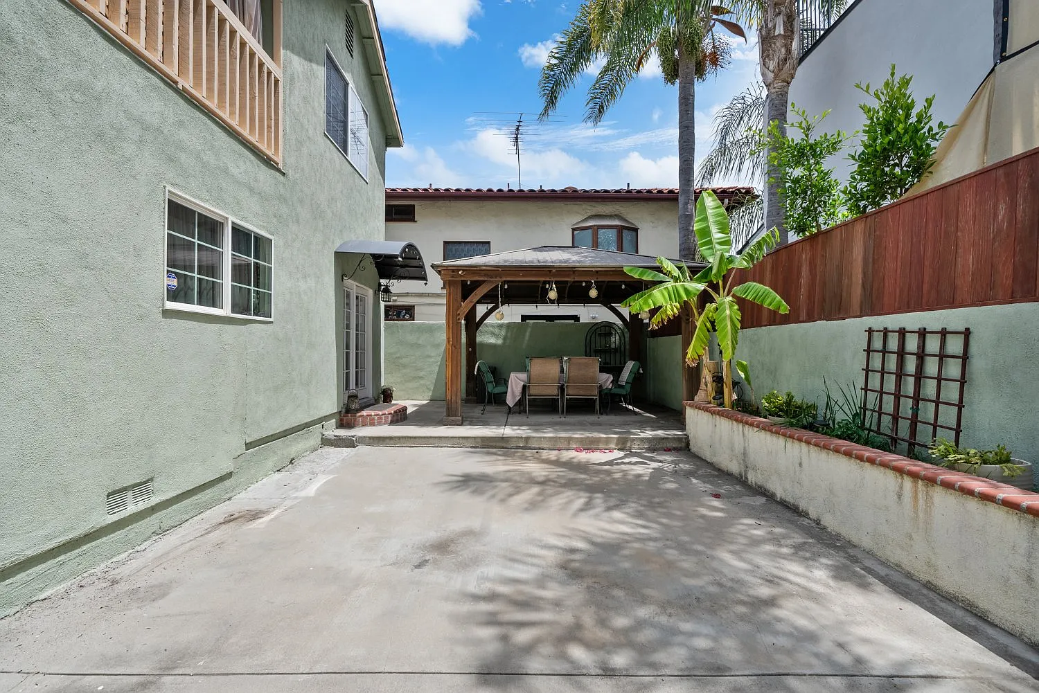 2 bed, 1000 sqft, $3,800 — Photo 3