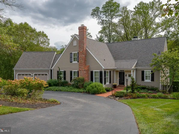 35 Spring Hill Ln, Phoenixville, PA 19460